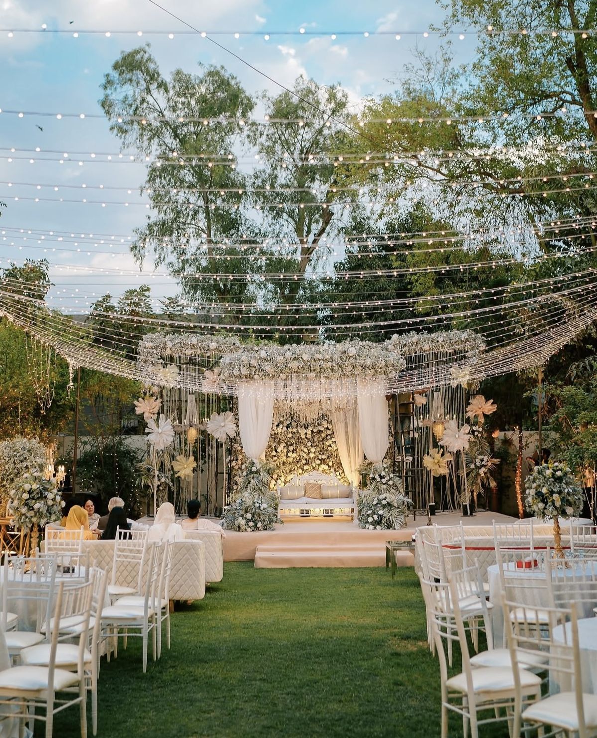 A destination wedding should reflect the location and atmosphere.